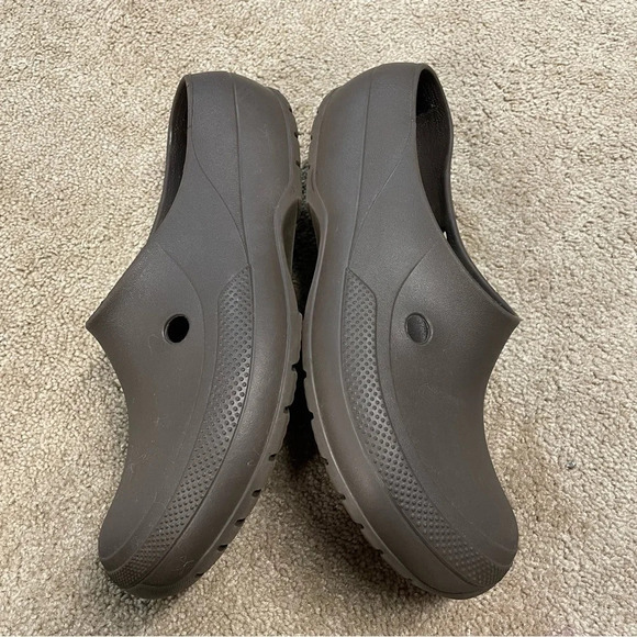 CROCS Slip-On Strapless Mammoth Mule Clog Brown mens size 12 - Picture 4 of 10